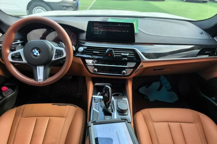 Used BMW 5 Series 2020 530Li Leading Model M Sport Package Center Console