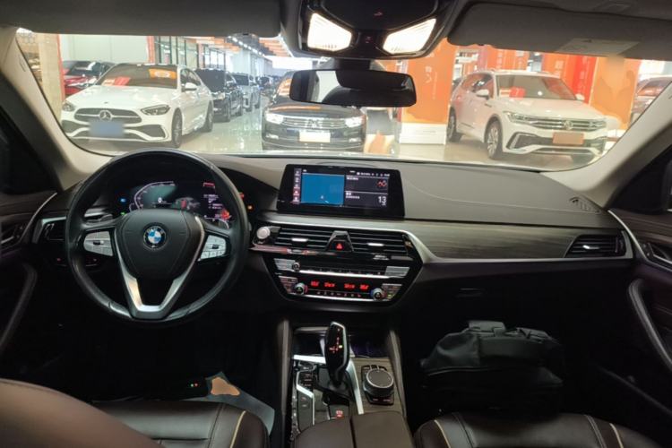 Used BMW 5 Series 2020 530Li xDrive Luxury Package Center Console