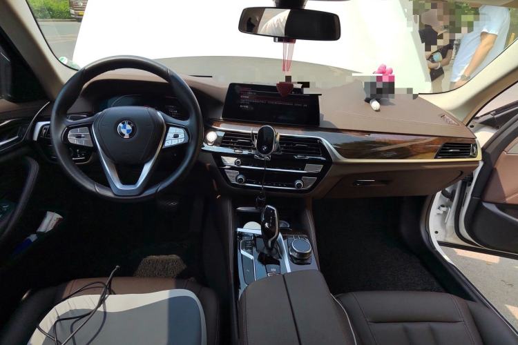 Used BMW 5 Series 2020 525Li Luxury Package Center Console