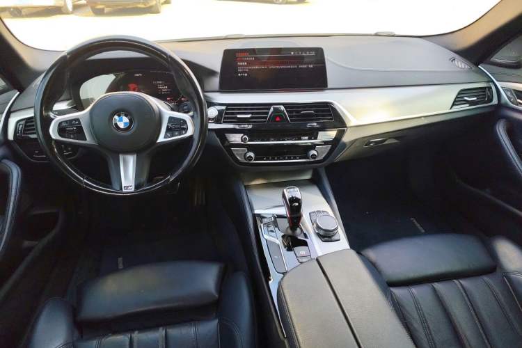 Used BMW 5 Series 2020 525i M Sport Package Center Console