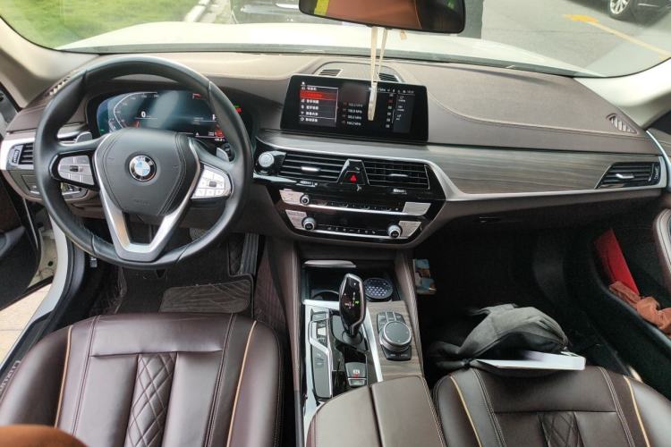 Used BMW 5 Series 2020 530Li Leading Edition Luxury Package Center Console