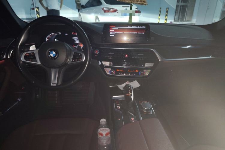 Used BMW 5 Series 2020 530Li Leading Model M Sport Package Center Console