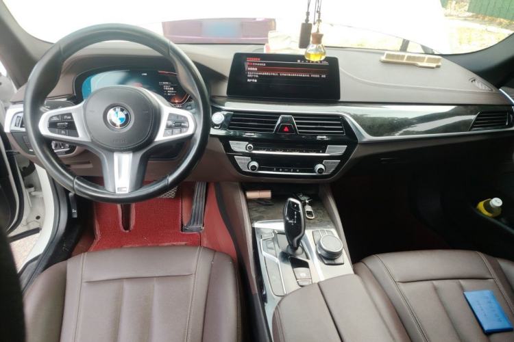 Used BMW 5 Series 2020 525Li M Sport Package Center Console