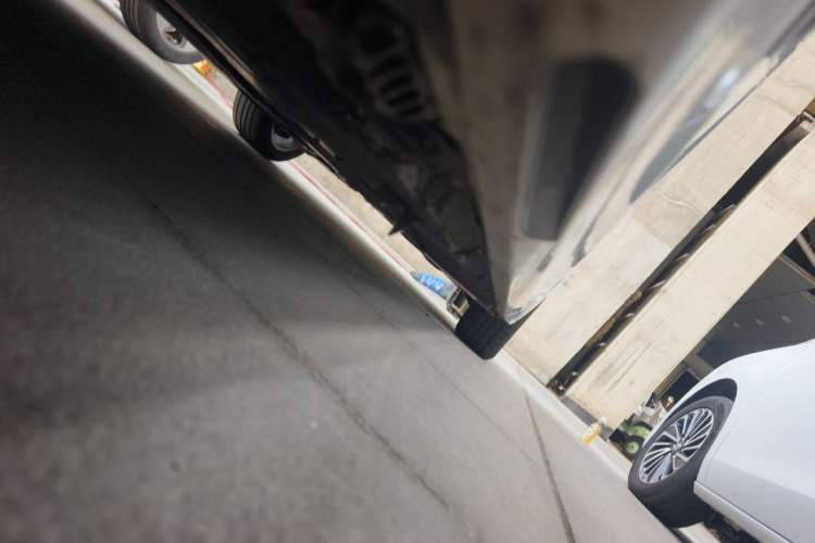 Used BMW 5 Series 2020 525Li Luxury Package Chassis Front Left
