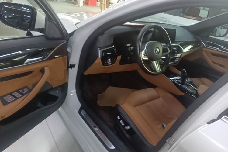 Used BMW 5 Series 2020 530Li Luxury Edition M Sport Package Driver Seat