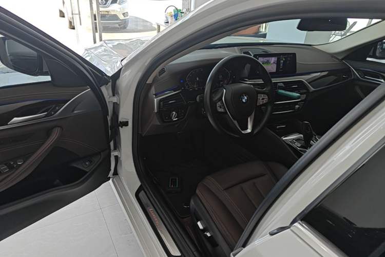 Used BMW 5 Series 2020 525Li Luxury Package Driver Seat