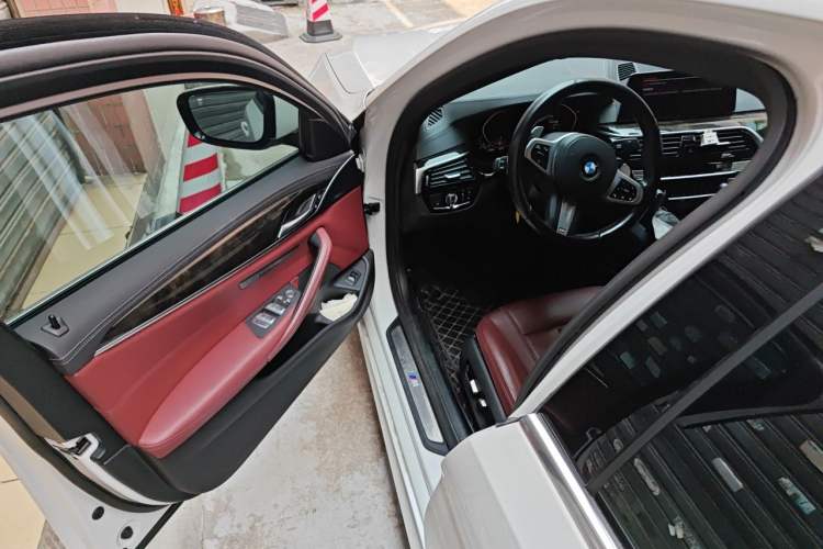 Used BMW 5 Series 2020 530Li Leading Model M Sport Package Driver Seat