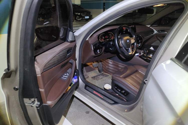 Used BMW 5 Series 2020 530Li Luxury Edition Premium Package Driver Seat