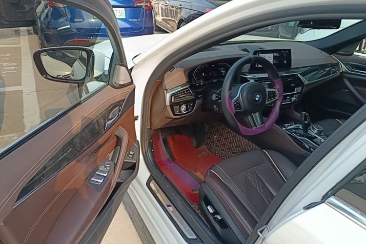 Used BMW 5 Series 2020 530Li Luxury Edition M Sport Package Driver Seat