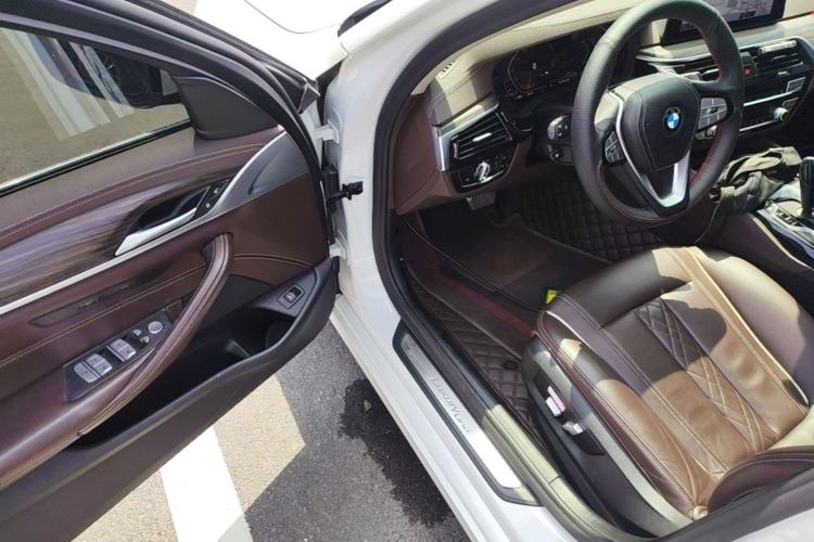 Used BMW 5 Series 2020 530Li xDrive Luxury Package Driver Seat