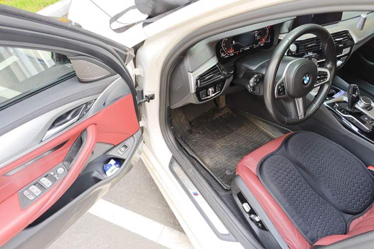 Used BMW 5 Series 2020 530Li Luxury Edition M Sport Package Driver Seat