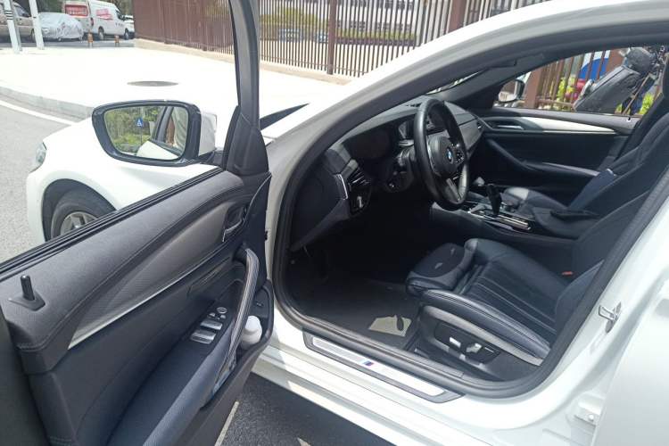 Used BMW 5 Series 2020 525i M Sport Package Driver Seat
