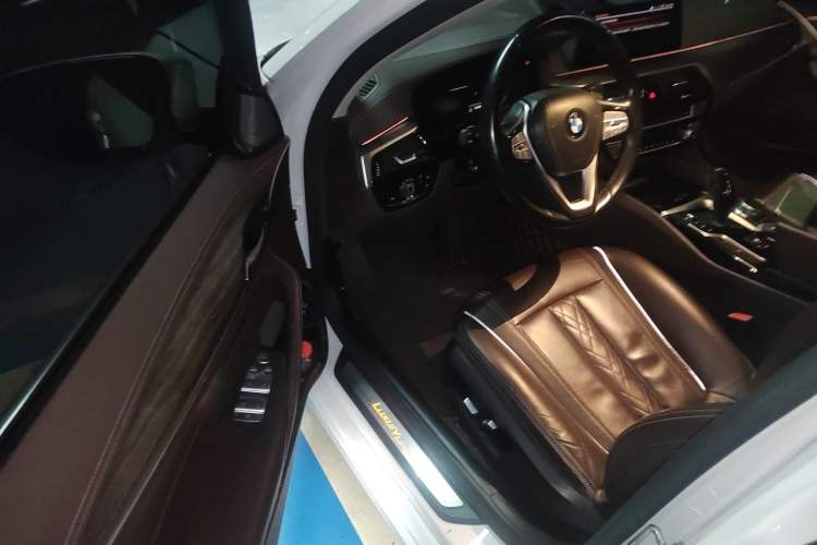 Used BMW 5 Series 2020 530Li Leading Edition Luxury Package Driver Seat