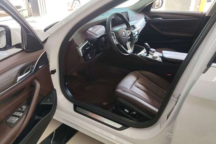 Used BMW 5 Series 2020 530Li Leading Edition Luxury Package Driver Seat