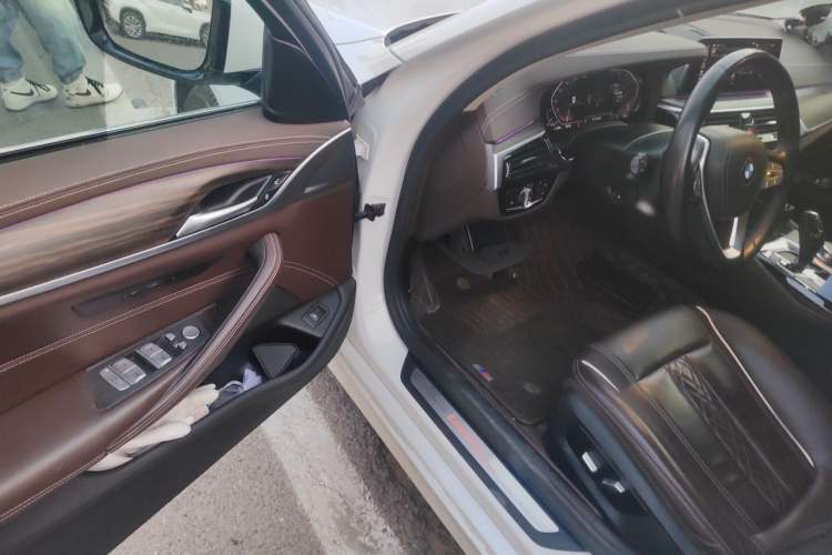 Used BMW 5 Series 2020 530Li xDrive Luxury Package Driver Seat