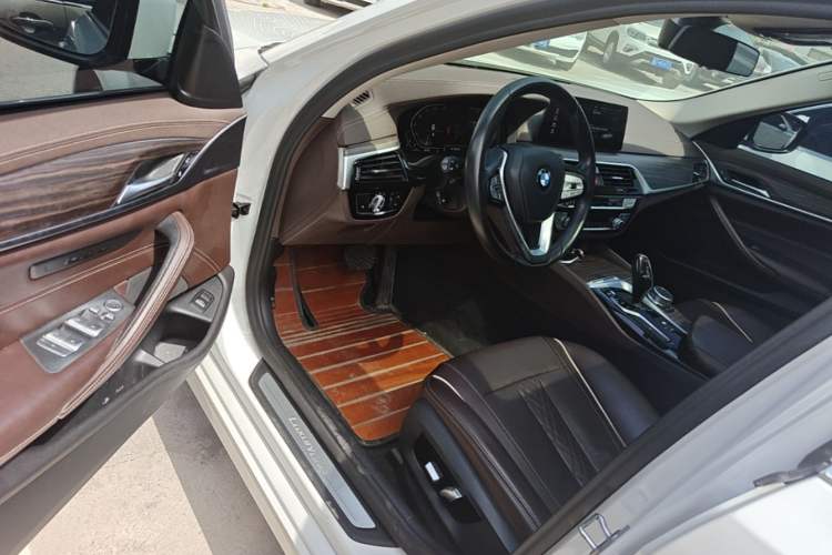 Used BMW 5 Series 2020 530Li xDrive Luxury Package Driver Seat