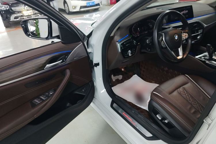 Used BMW 5 Series 2020 530Li xDrive Luxury Package Driver Seat