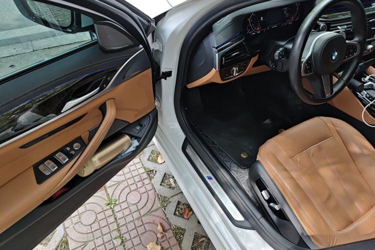 Used BMW 5 Series 2020 530Li Luxury Edition M Sport Package Driver Seat
