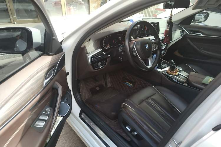 Used BMW 5 Series 2020 530Li Leading Edition Luxury Package Driver Seat