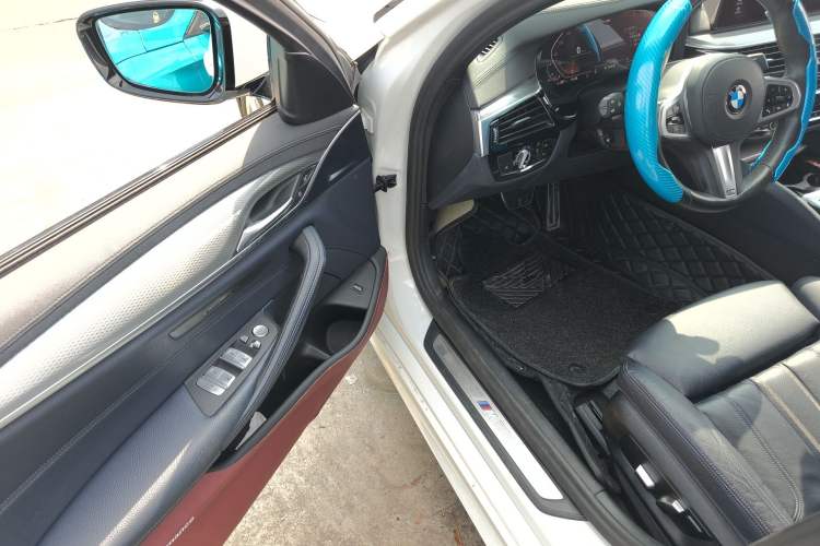 Used BMW 5 Series 2020 525i M Sport Package Driver Seat