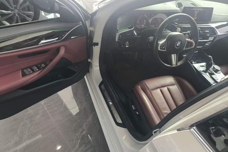 Used BMW 5 Series 2020 530Li Leading Model M Sport Package Driver Seat