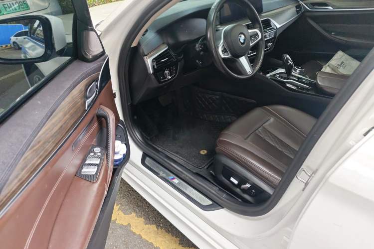Used BMW 5 Series 2020 530Li Leading Model M Sport Package Driver Seat