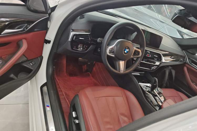 Used BMW 5 Series 2020 530Li Luxury Edition M Sport Package Driver Seat