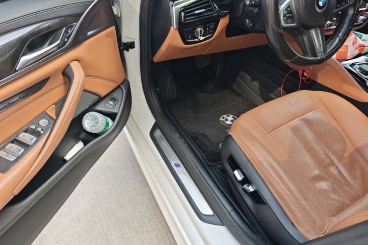 Used BMW 5 Series 2020 530Li Luxury Edition M Sport Package Driver Seat