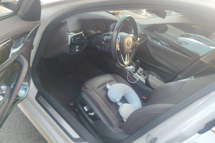 Used BMW 5 Series 2020 525Li Luxury Package Driver Seat