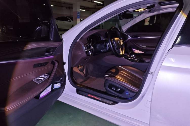 Used BMW 5 Series 2020 530Li Leading Edition Luxury Package Driver Seat