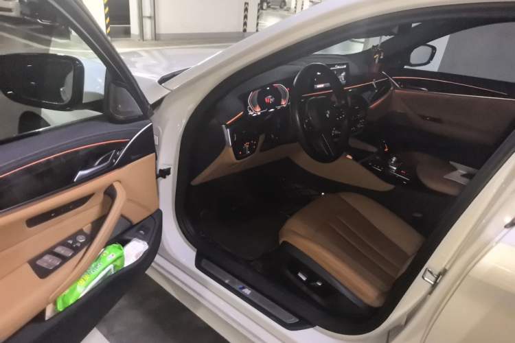 Used BMW 5 Series 2020 530Li Leading Model M Sport Package Driver Seat