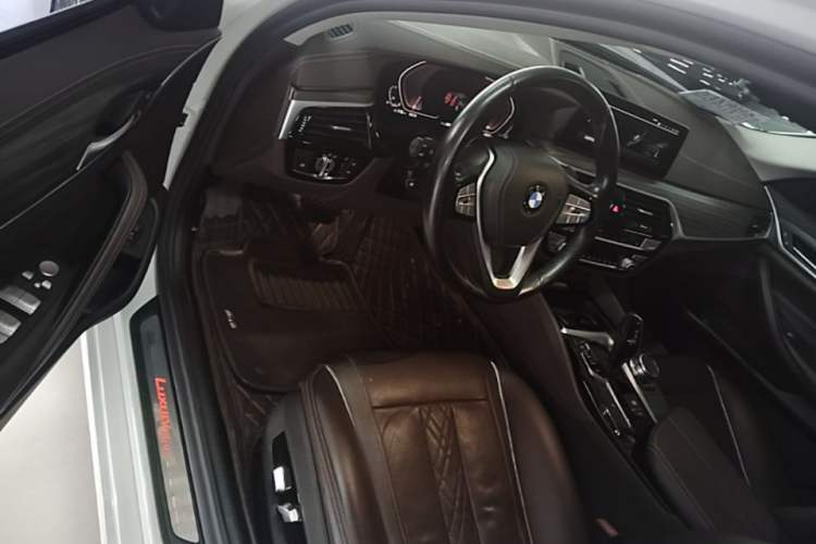 Used BMW 5 Series 2020 530Li Leading Edition Luxury Package Driver Seat