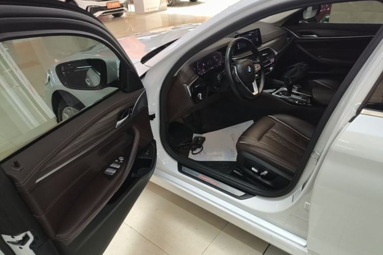 Used BMW 5 Series 2020 530Li xDrive Luxury Package Driver Seat