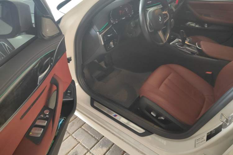 Used BMW 5 Series 2020 530Li Leading Model M Sport Package Driver Seat