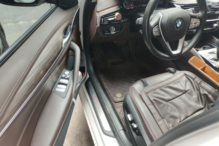 Used BMW 5 Series 2020 530Li Leading Edition Luxury Package Driver Seat
