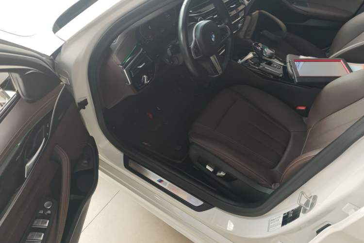 Used BMW 5 Series 2020 525Li M Sport Package Driver Seat