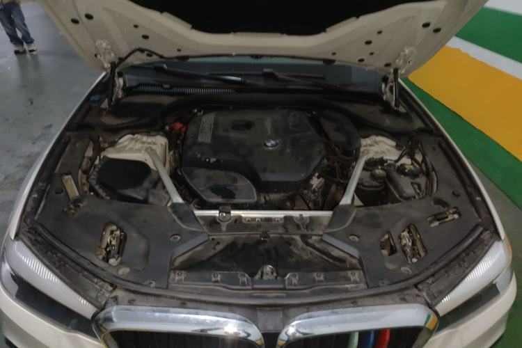 Used BMW 5 Series 2020 525Li M Sport Package Engine Bay