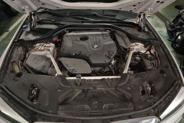 Used BMW 5 Series 2020 525Li M Sport Package Engine Bay