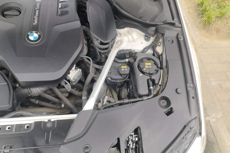 Used BMW 5 Series 2020 525Li M Sport Package Engine Bay Left