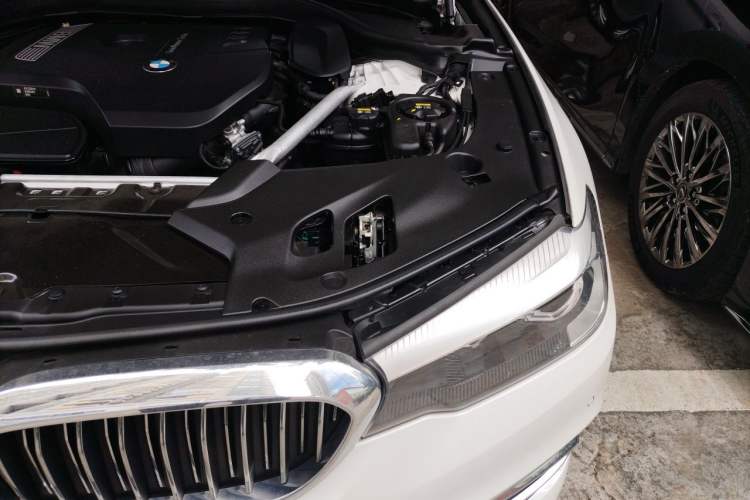 Used BMW 5 Series 2020 525Li Luxury Package Engine Bay Left