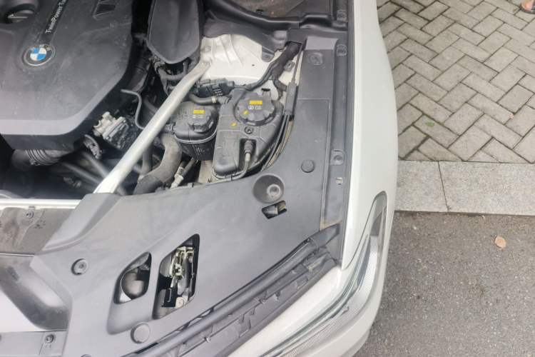Used BMW 5 Series 2020 530Li Luxury Edition Premium Package Engine Bay Left