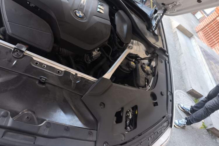 Used BMW 5 Series 2020 530Li Luxury Edition Premium Package Engine Bay Left