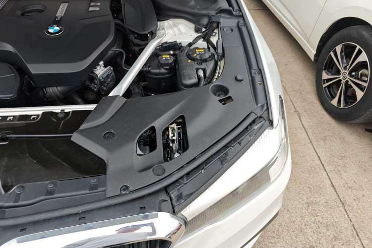Used BMW 5 Series 2020 525Li M Sport Package Engine Bay Left