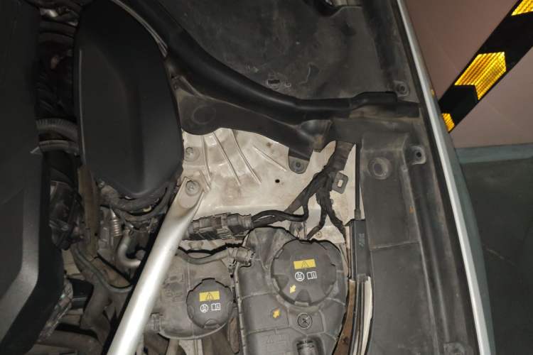 Used BMW 5 Series 2020 530i M Sport Package Engine Bay Left