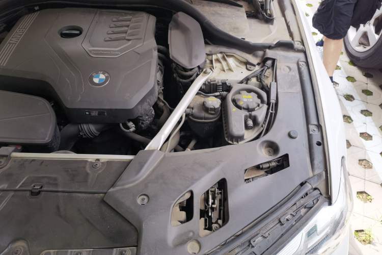Used BMW 5 Series 2020 530i M Sport Package Engine Bay Left