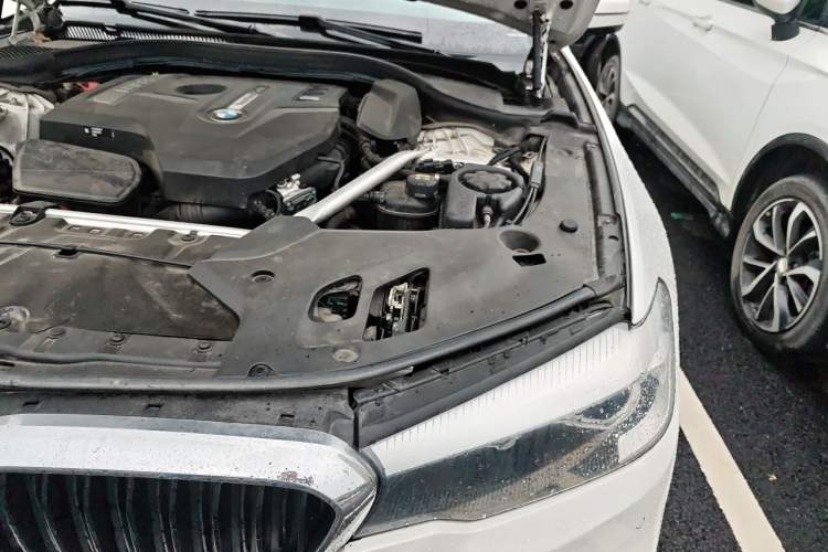 Used BMW 5 Series 2020 525Li M Sport Package Engine Bay Left