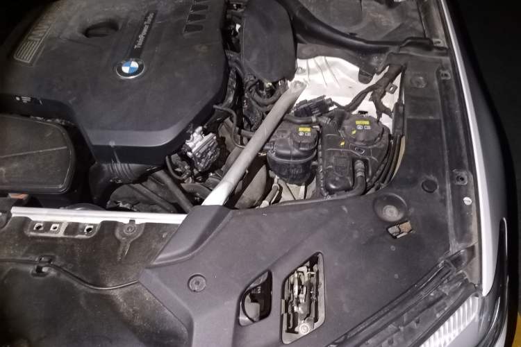 Used BMW 5 Series 2020 525Li M Sport Package Engine Bay Left