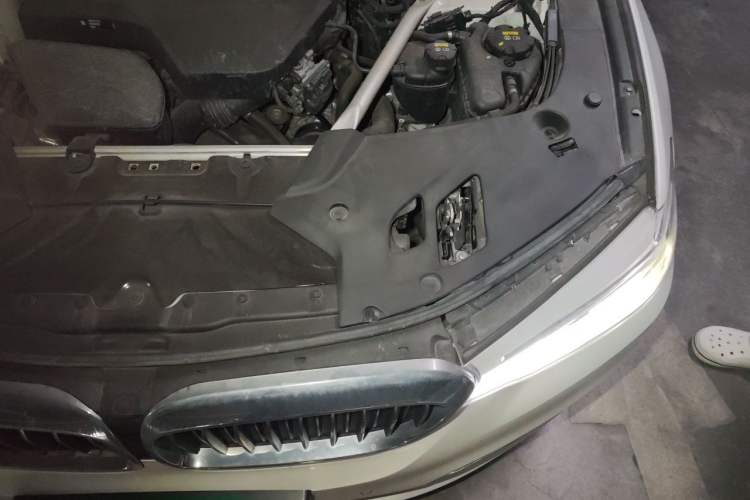 Used BMW 5 Series 2020 530Li Leading Edition Luxury Package Engine Bay Left