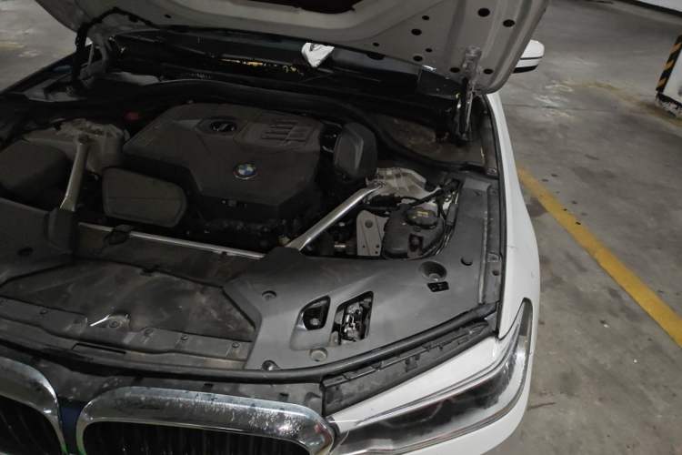 Used BMW 5 Series 2020 525i M Sport Package Engine Bay Left