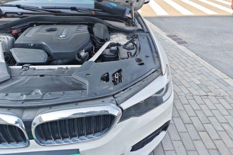Used BMW 5 Series 2020 525Li M Sport Package Engine Bay Left